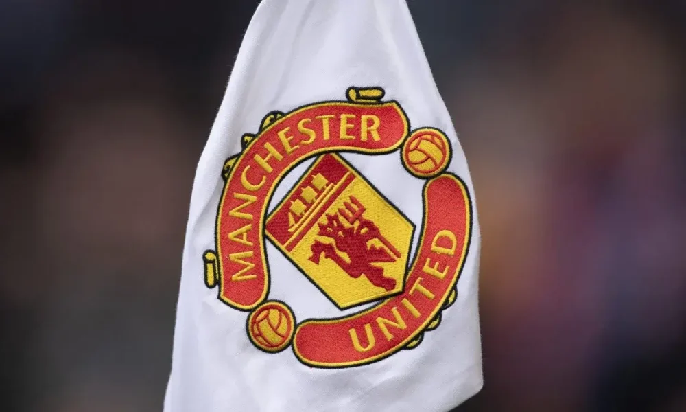 Manchester United crest on corner flag