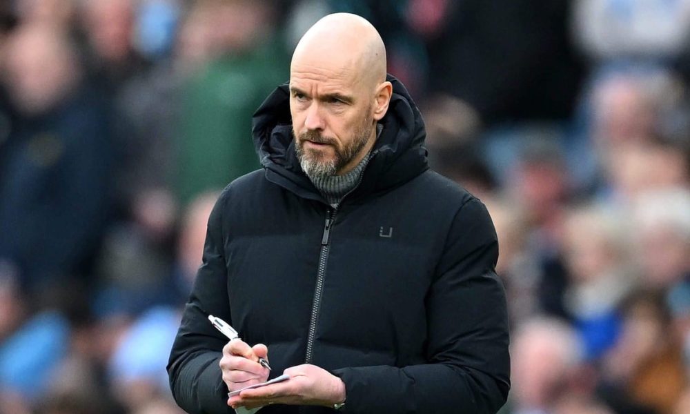 Erik ten Hag taking notes