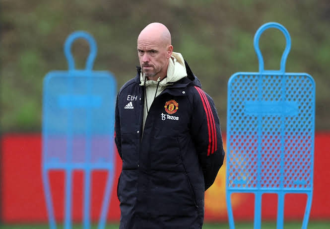 Erik ten Hag in first team training