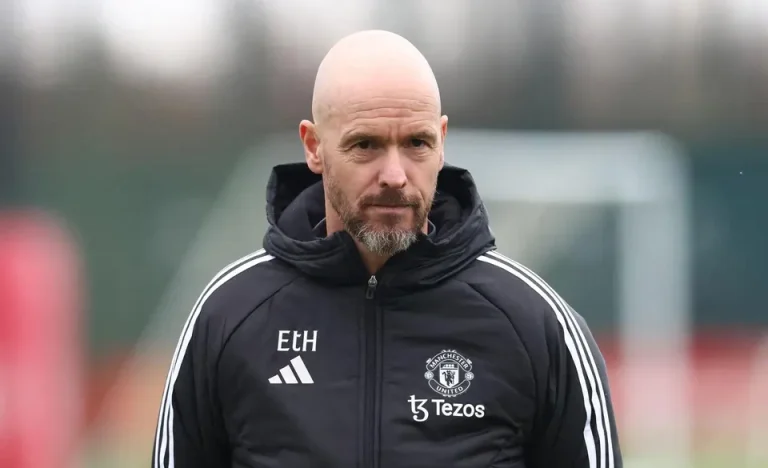 Erik ten Hag watching Antony train