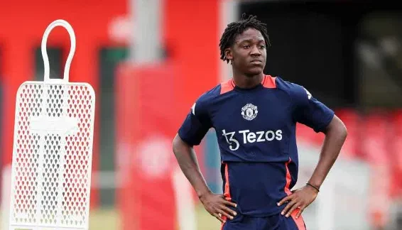 Kobbie Mainoo numberless in training