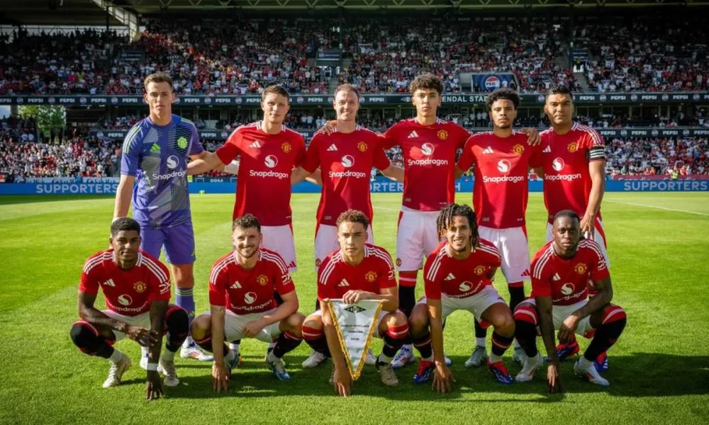 Manchester United players line up vs Rosenborg