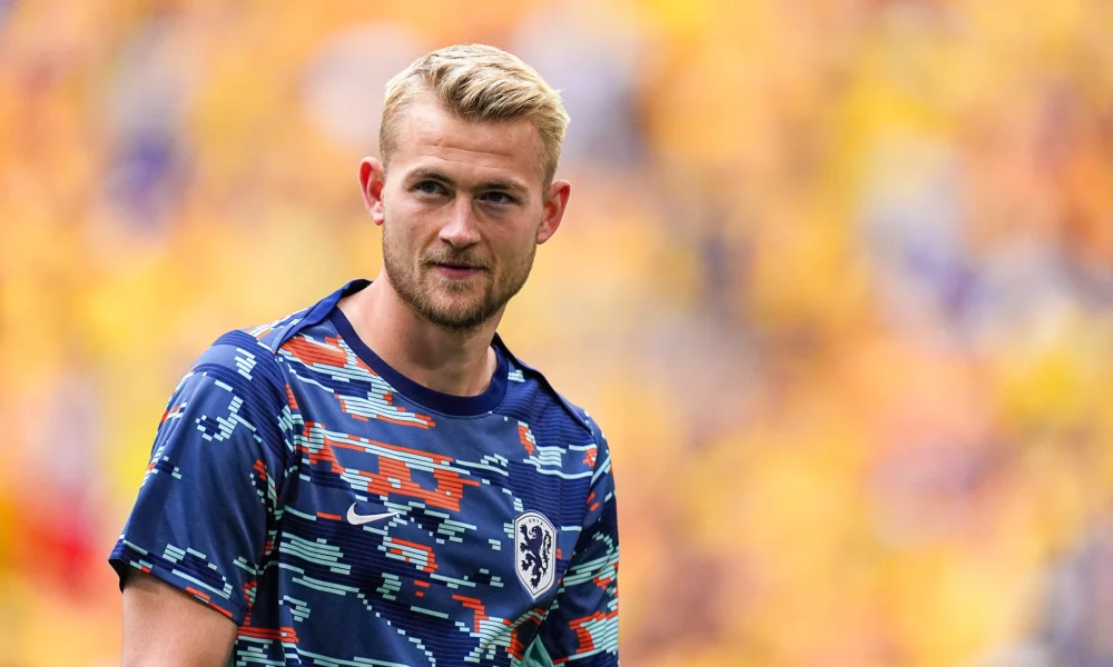 Matthijs de Ligt in Netherlands training kit