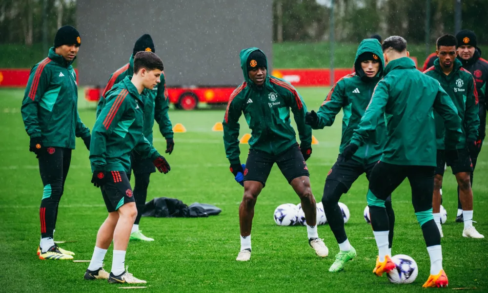Shea Lacey training with Manchester United first team