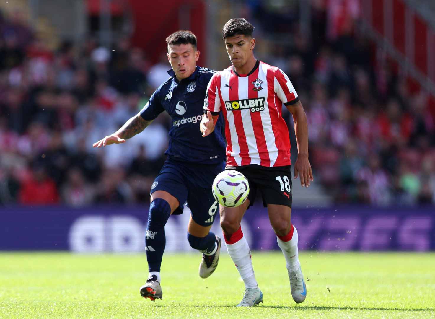 Lisandro Martinez in action against Southampton