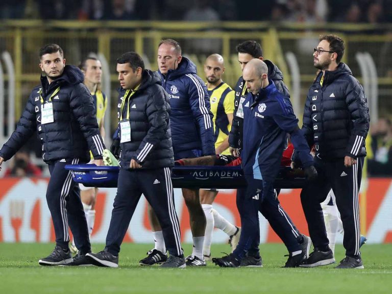 Manchester United Antony injured