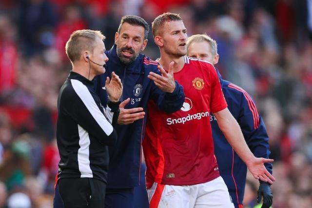 Ruud van Nistelrooy Matthijs de Ligt vs Brentford