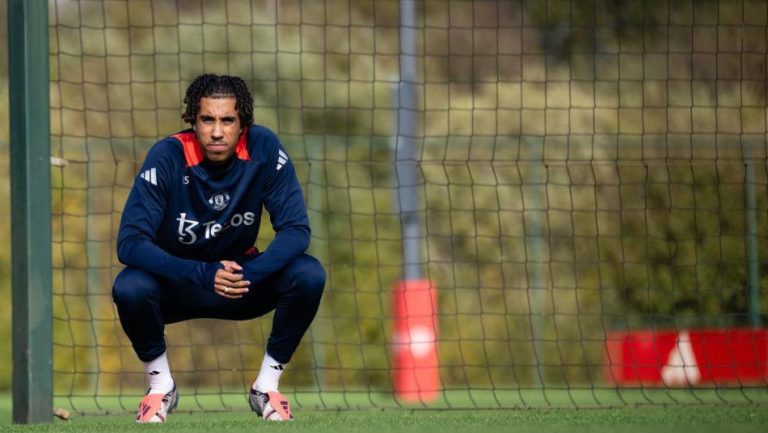 Leny Yoro in training