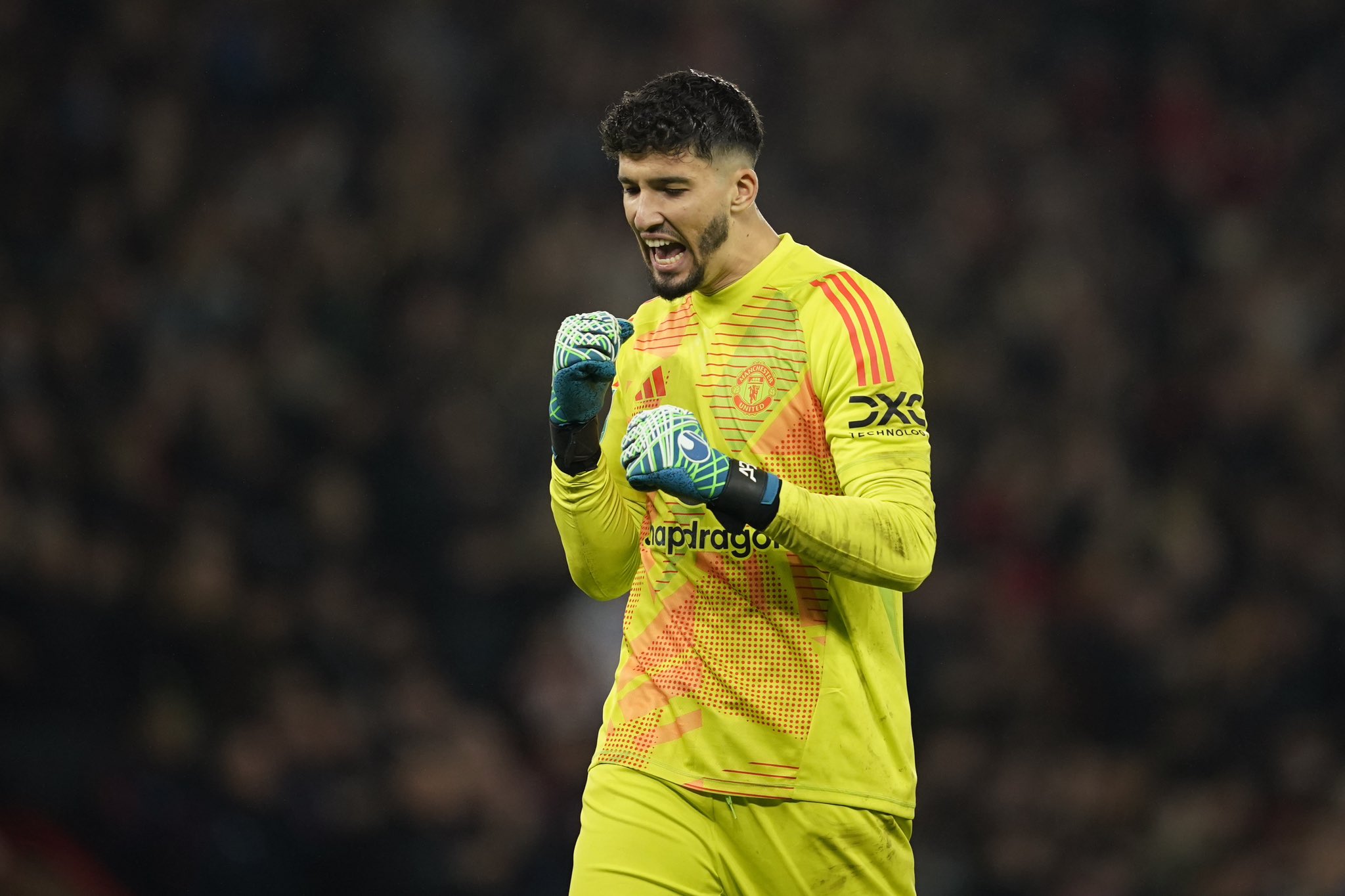 Altay Bayindir, Manchester United