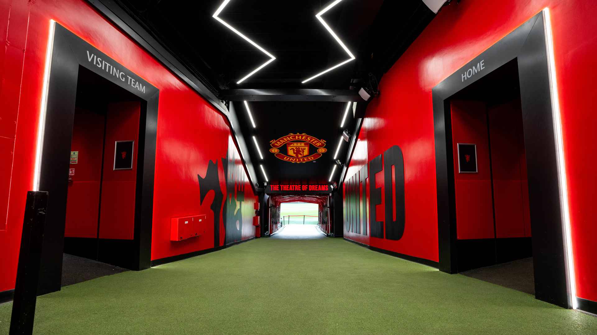 Manchester United Old Trafford Tunnel