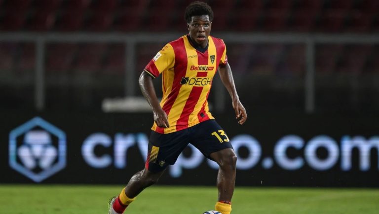 Patrick Dorgu Manchester United target