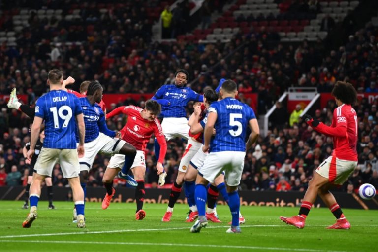 Harry Maguire scores winner against Ipswich Town