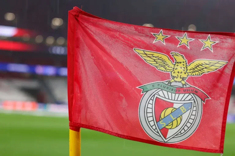 Benfica flag Richard Rios