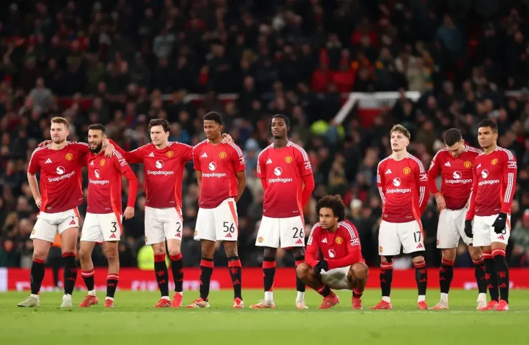 Manchester United squad after losing on penalties to Fulham in FA Cup defeat