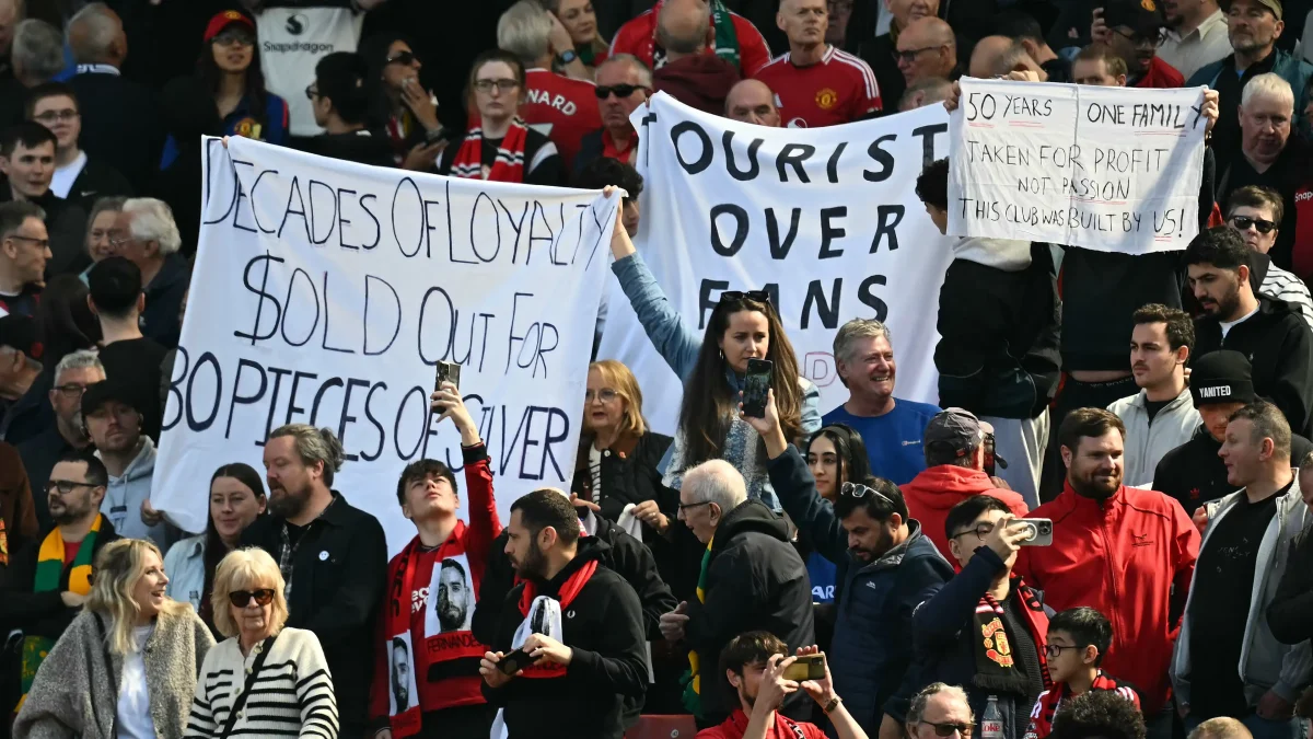 Manchester United fans protest