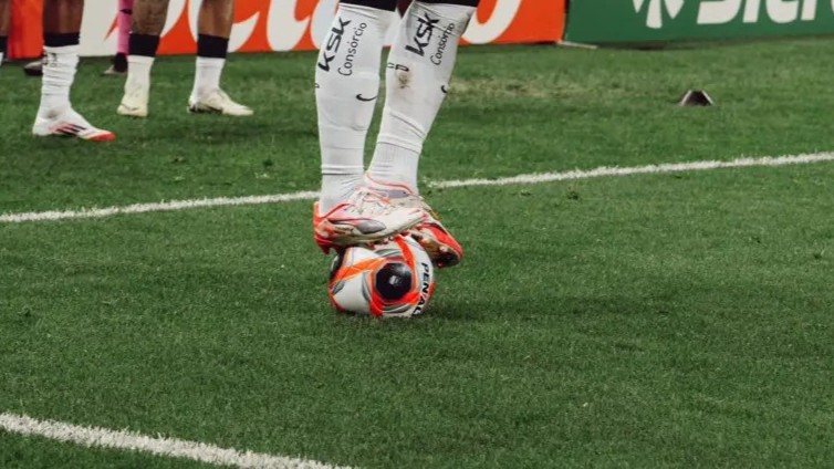 Memphis Depay on ball skill