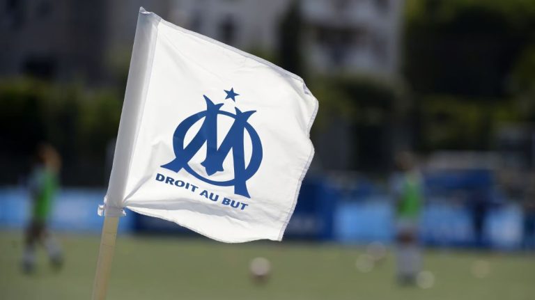 Marseille corner flag