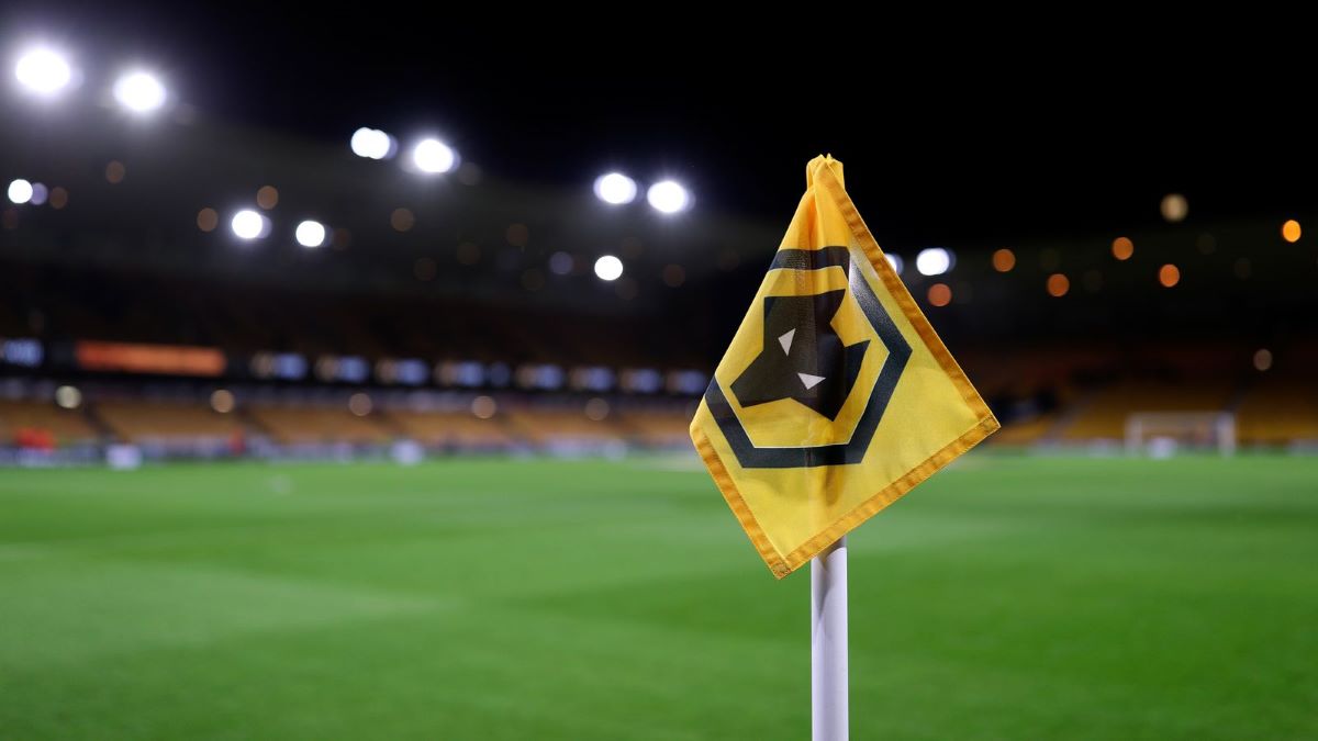 Wolves corner flag