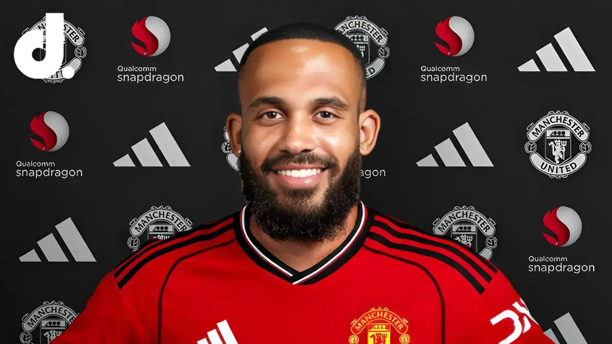 Bryan Mbeumo signs Manchester United contract