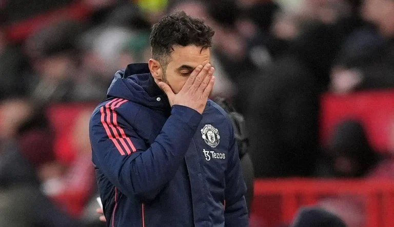 Manchester United head coach Ruben Amorim sad