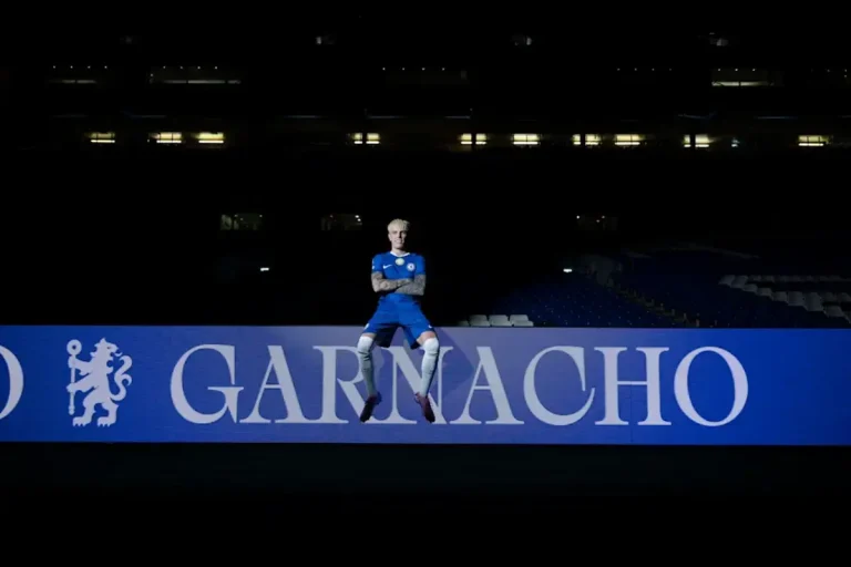 Alejandro Garnacho joins Chelsea