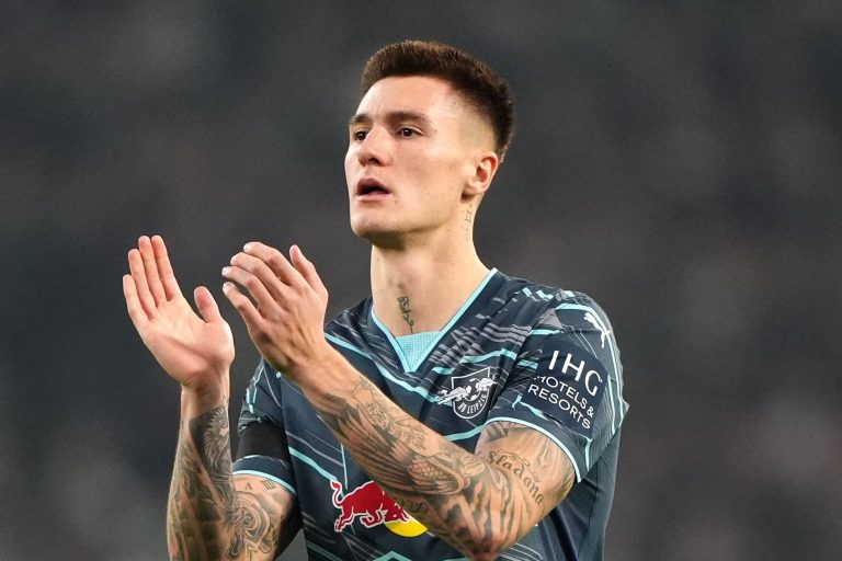 Benjamin Sesko RB Leipzig away kit