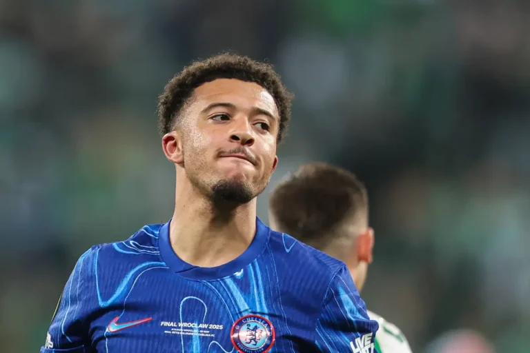 Jadon Sancho playing for Chelsea