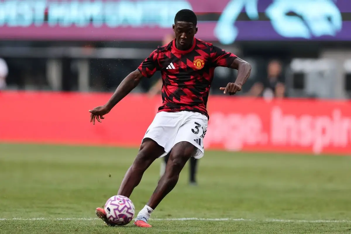 Kobbie Mainoo pre-game training gear