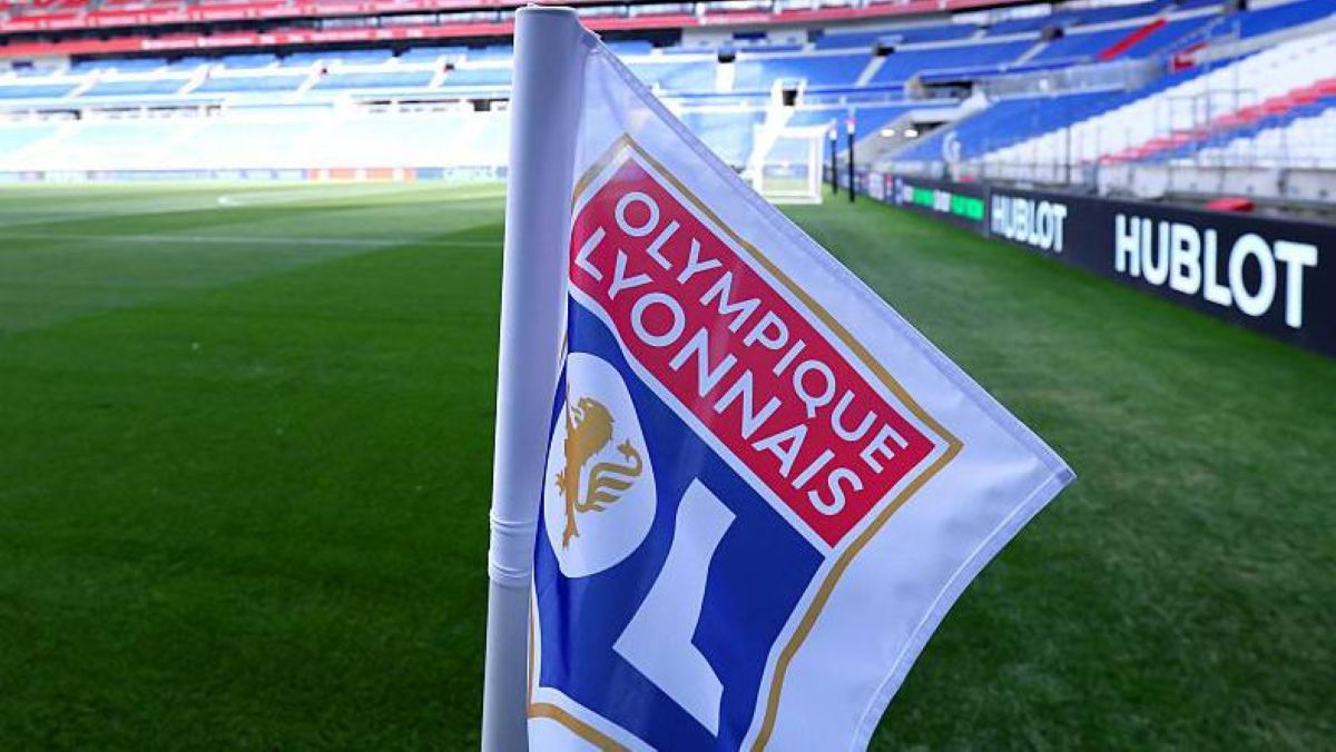 Olympique Lyonnais corner flag