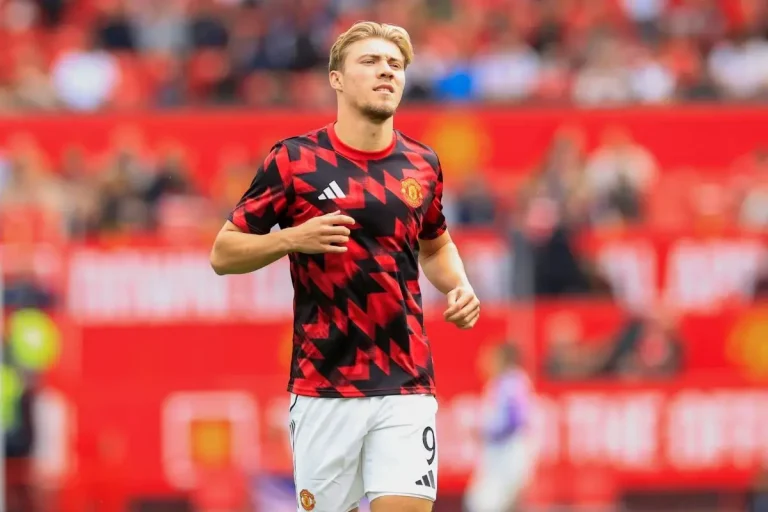 Rasmus Hojlund in training gear