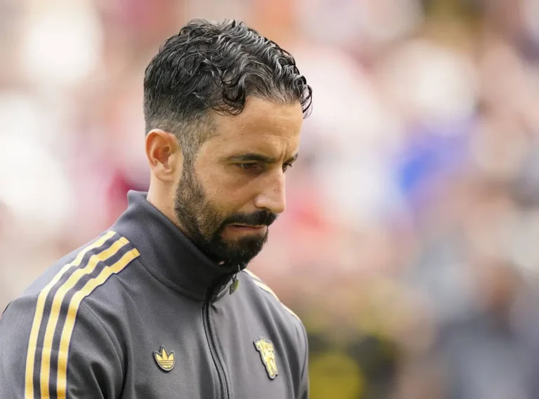 Ruben Amorim looking disheartened