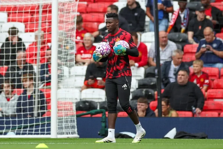 Andre Onana pre-game warm up