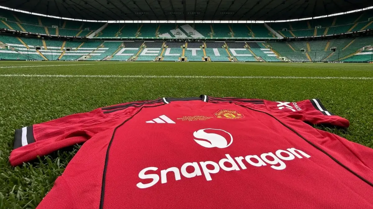 Manchester United shirt at Celtic stadium