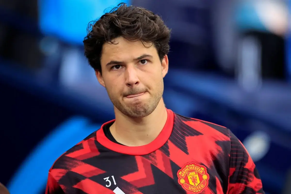 Senne Lammens pre-game training gear